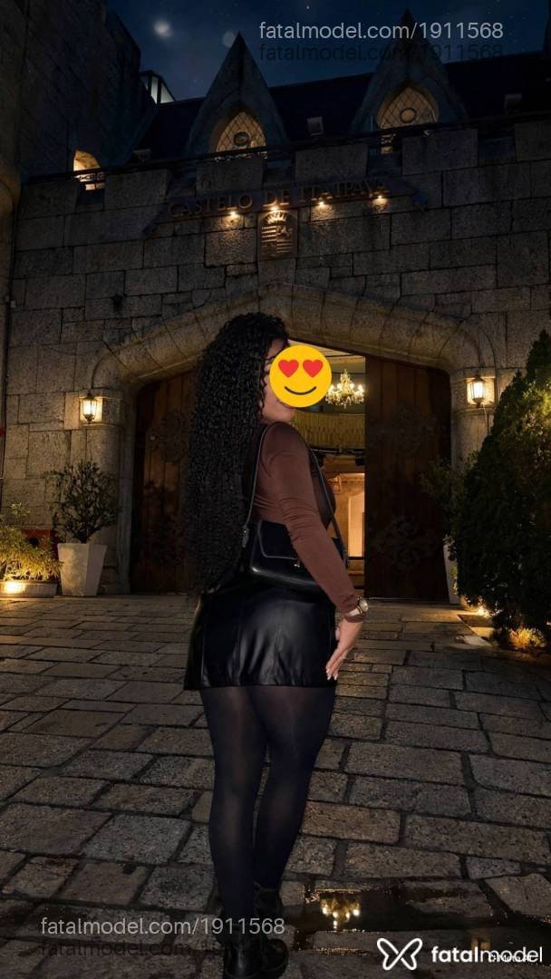 Acompanhante mulher com cabelo castanho de olhos castanhos - SOL