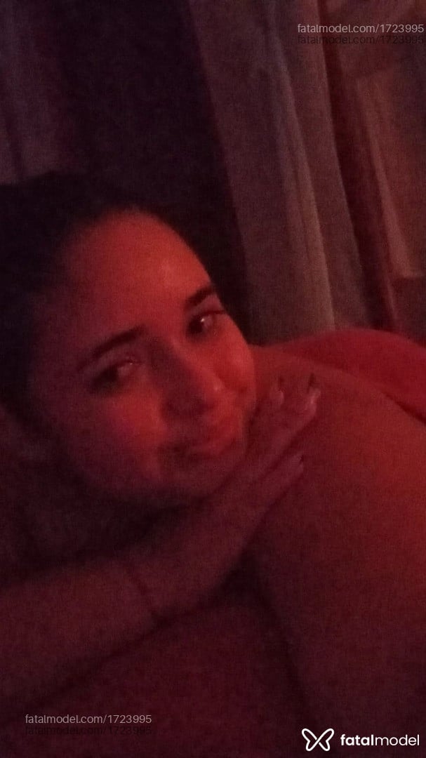 Acompanhante mulher com cabelo castanho de olhos castanhos em Cuiabá Acompanhante mulher com cabelo castanho de olhos castanhos em Cuiabá - Jessica kally