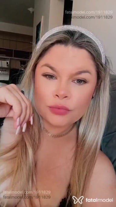 Acompanhante mulher loira (o) de olhos verdes em Palhoça - Eduarda
