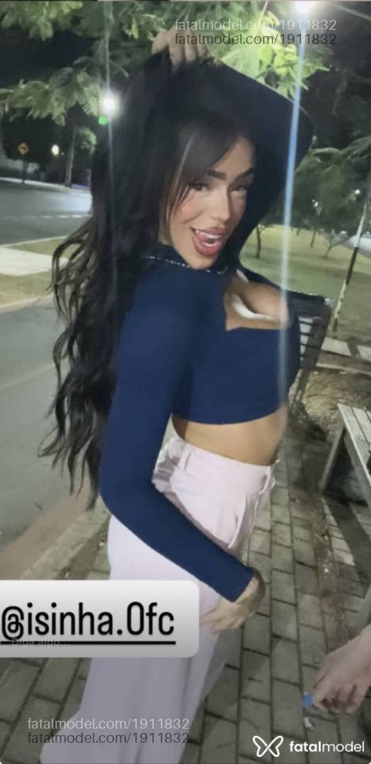 Acompanhante mulher trans com cabelo castanho de olhos castanhos - Isabelly Souza