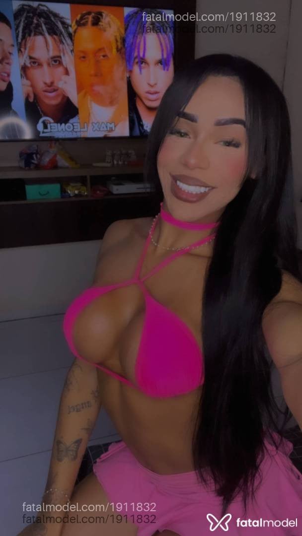 Acompanhante mulher trans com cabelo castanho de olhos castanhos em Sorriso - Isabelly Souza