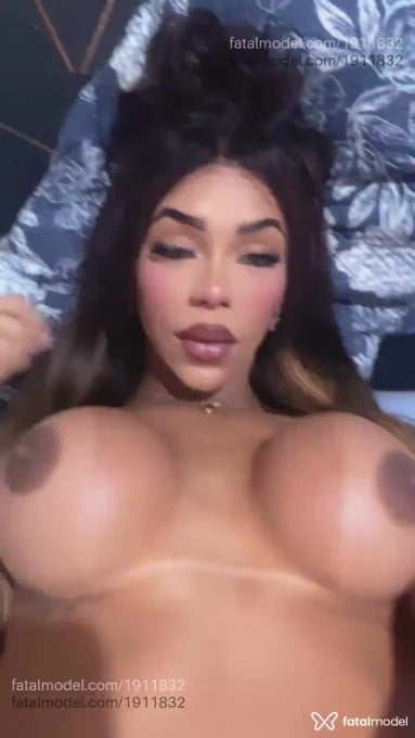 Acompanhante mulher trans com cabelo castanho de olhos castanhos em Sinop Acompanhante mulher trans com cabelo castanho de olhos castanhos em Sinop - Isabelly Souza