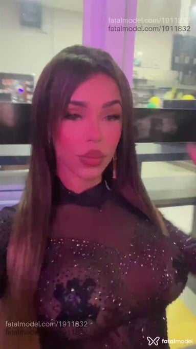 Acompanhante mulher trans com cabelo castanho de olhos castanhos em Sinop Acompanhante mulher trans com cabelo castanho de olhos castanhos em Sinop - Isabelly Souza