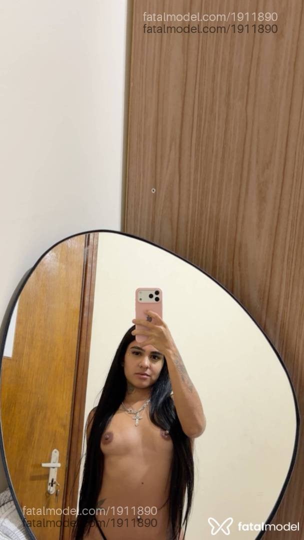 Acompanhante mulher morena (o) de olhos pretos - Paola Castellany