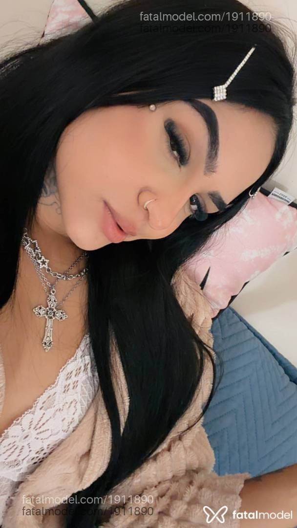 Acompanhante mulher morena (o) de olhos pretos - Paola Castellany