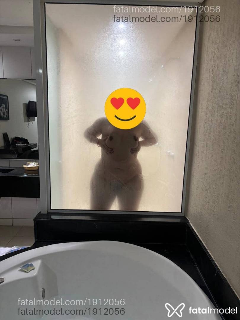 Acompanhante mulher morena (o) de olhos castanhos - Sah