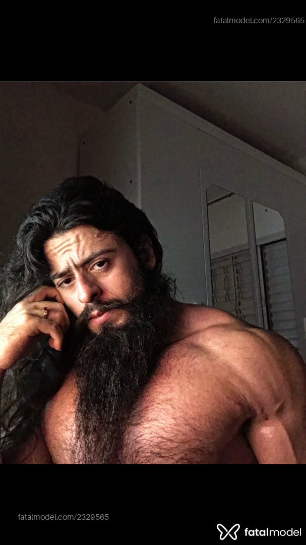 Acompanhante homem com cabelo castanho de olhos pretos em Taubaté Acompanhante homem com cabelo castanho de olhos pretos em Taubaté - Renan Lima