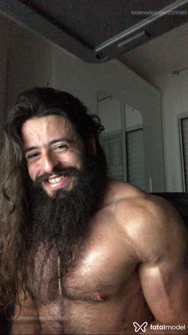 Acompanhante homem com cabelo castanho de olhos pretos em Taubaté Acompanhante homem com cabelo castanho de olhos pretos em Taubaté - Renan Lima