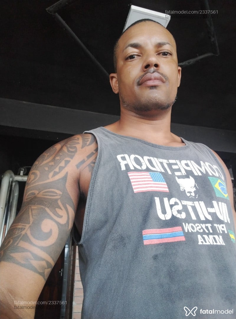 Acompanhante homem morena (o) de olhos pretos em Itaguaí - Felipechocolate