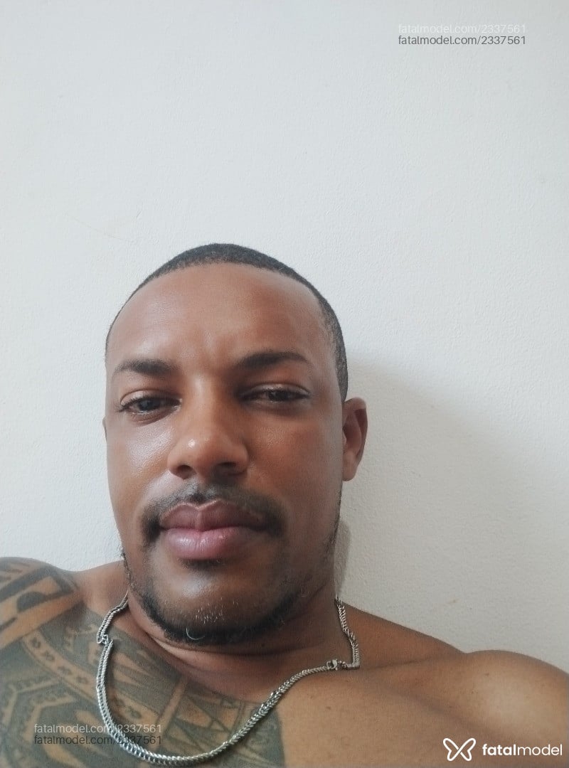 Acompanhante homem morena (o) de olhos pretos em Itaguaí - Felipechocolate