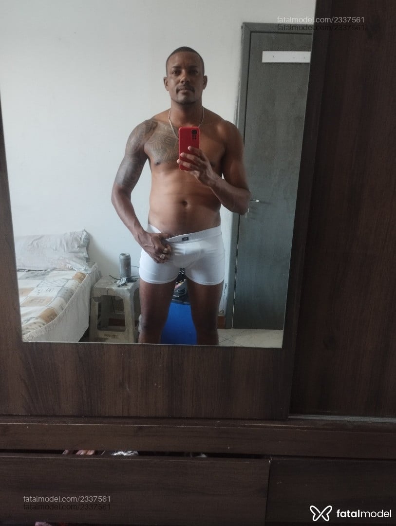Acompanhante homem morena (o) de olhos pretos em Itaguaí - Felipechocolate