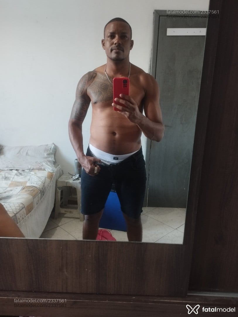 Acompanhante homem morena (o) de olhos pretos em Itaguaí - Felipechocolate