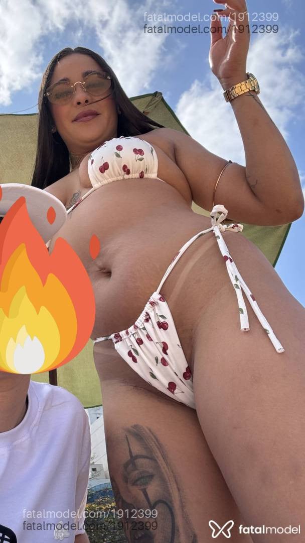 Acompanhante mulher com cabelo castanho de olhos verdes - Yasmin