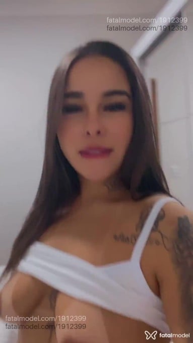 Acompanhante mulher com cabelo castanho de olhos verdes em Montes Claros - Yasmin
