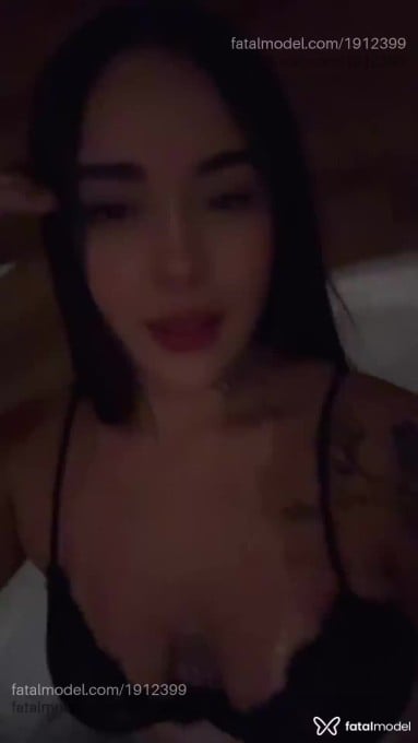 Acompanhante mulher com cabelo castanho de olhos verdes em Montes Claros - Yasmin