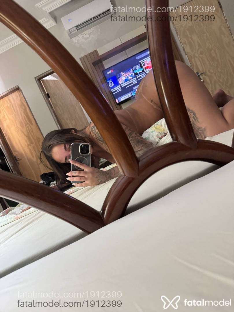 Acompanhante mulher com cabelo castanho de olhos verdes - Sasha Ferraz