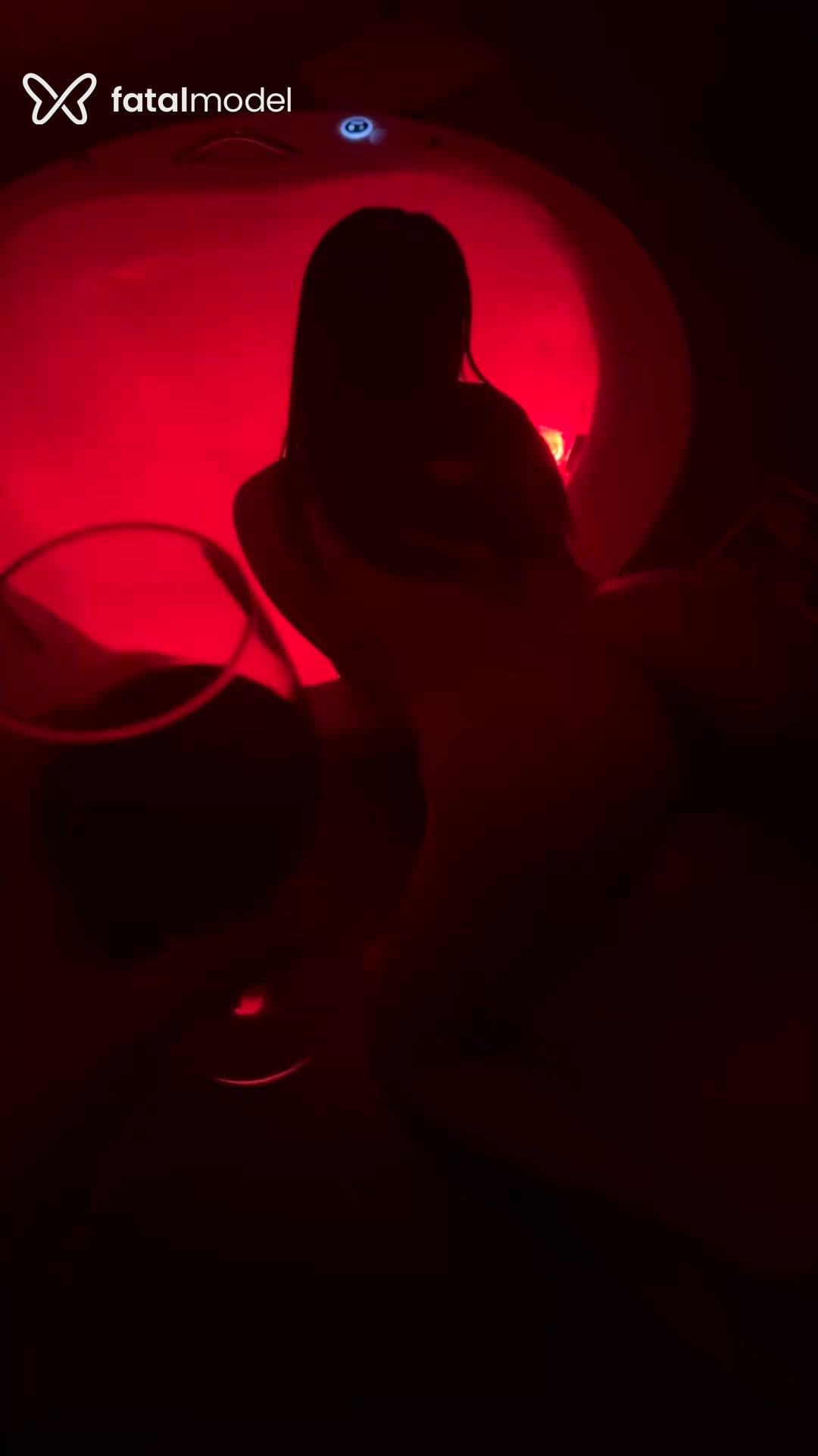 Acompanhante mulher com cabelo castanho de olhos verdes - Sasha Ferraz