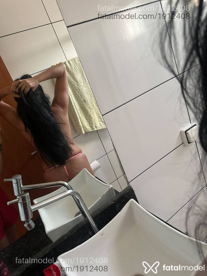 Acompanhante mulher morena (o) de olhos pretos - Deise Oliveira