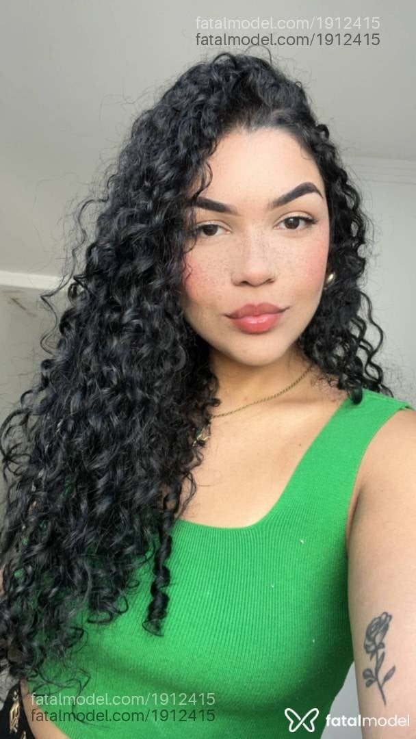 Acompanhante mulher morena (o) de olhos pretos em Capelinha - Mirella
