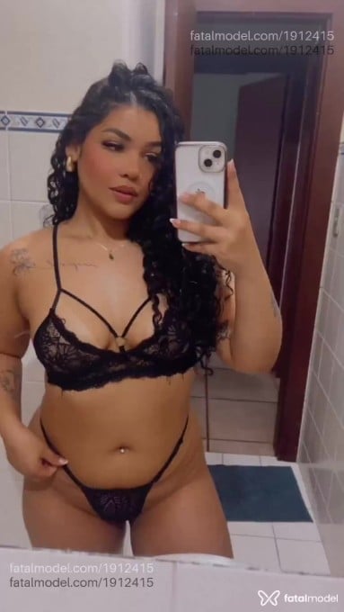 Acompanhante mulher morena (o) de olhos pretos em Capelinha - Mirella