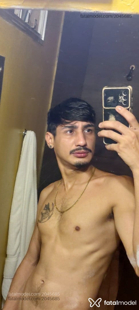 Acompanhante homem com cabelo castanho de olhos castanhos - Leodezenovecm