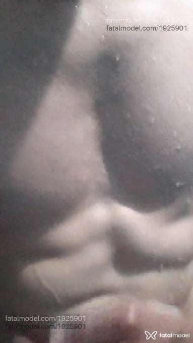 Acompanhante homem morena (o) de olhos castanhos em São José Acompanhante homem morena (o) de olhos castanhos em São José - Lucas