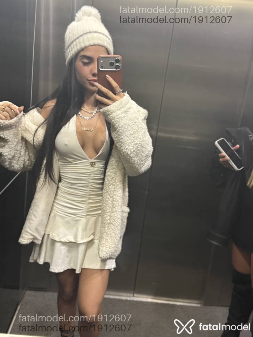 Acompanhante mulher morena (o) de olhos castanhos - Lavinia frança