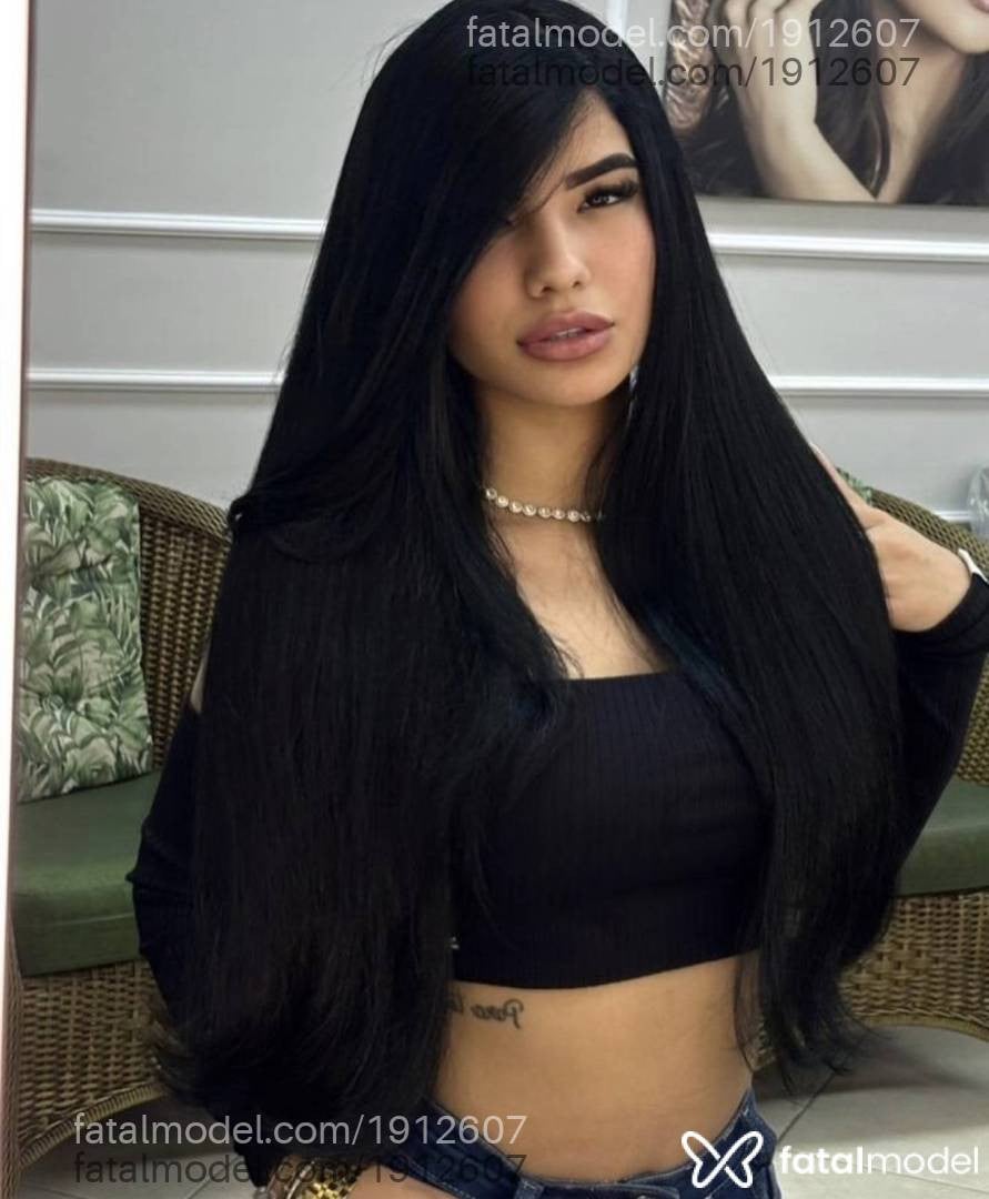 Acompanhante mulher morena (o) de olhos castanhos - Lavinia frança