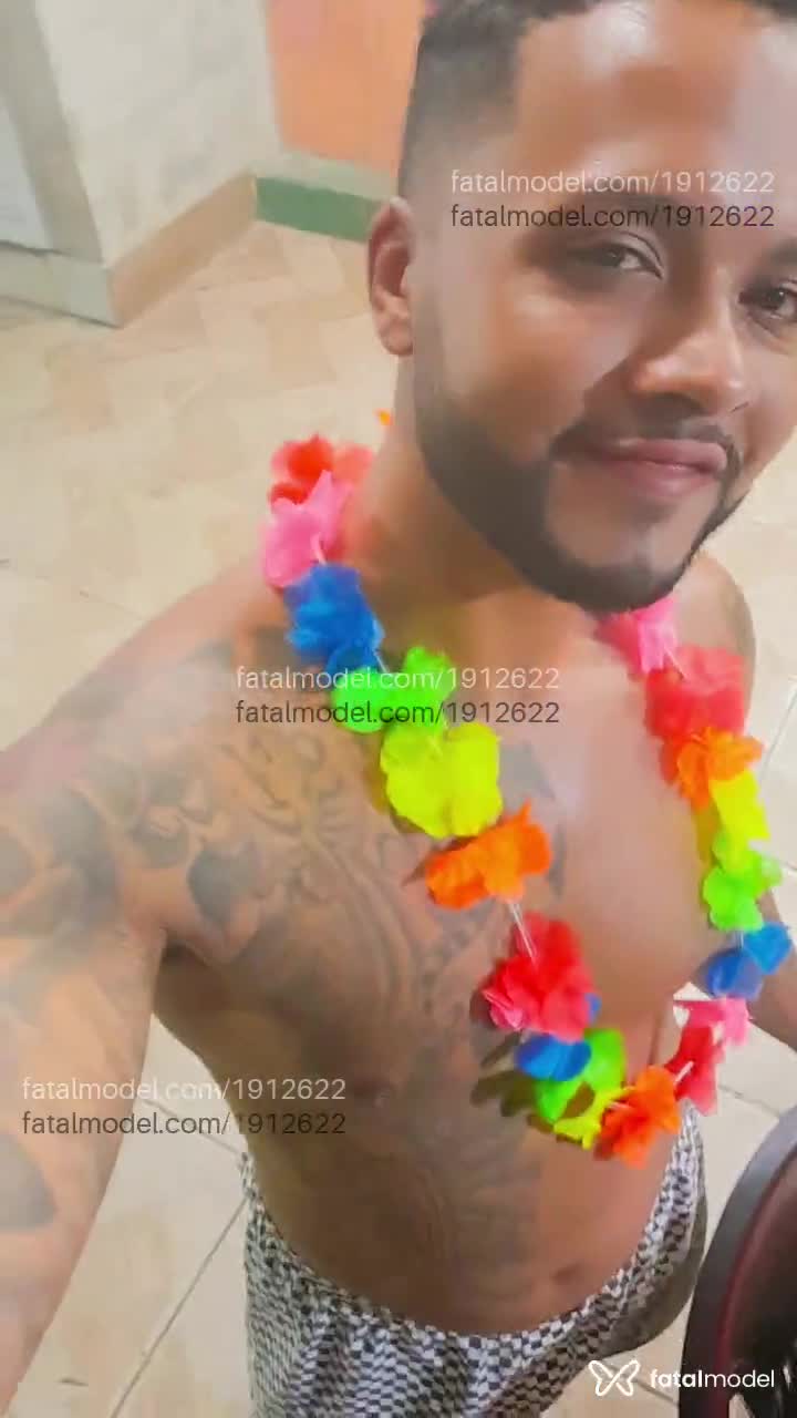 Acompanhante homem morena (o) de olhos castanhos em Rio de Janeiro - Enzo Oliveira
