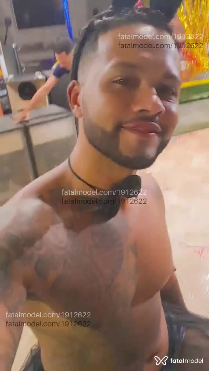 Acompanhante homem morena (o) de olhos castanhos em Rio de Janeiro - Enzo Oliveira