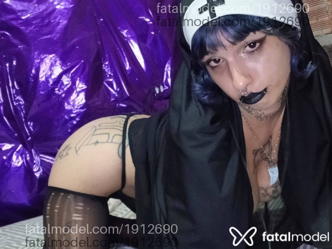 Acompanhante mulher com cabelo colorido de olhos castanhos em Recife - Chaos