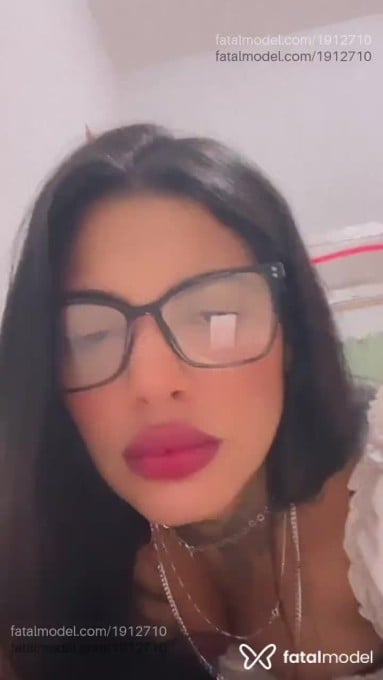Acompanhante mulher com cabelo castanho de olhos castanhos em Gurupi Acompanhante mulher com cabelo castanho de olhos castanhos em Gurupi - Duquesa
