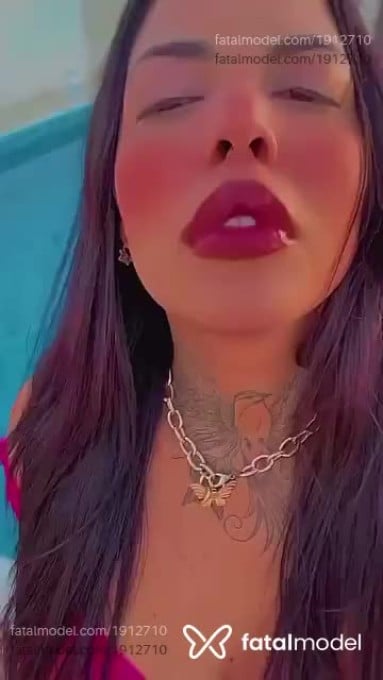 Acompanhante mulher com cabelo castanho de olhos castanhos em Gurupi Acompanhante mulher com cabelo castanho de olhos castanhos em Gurupi - Duquesa