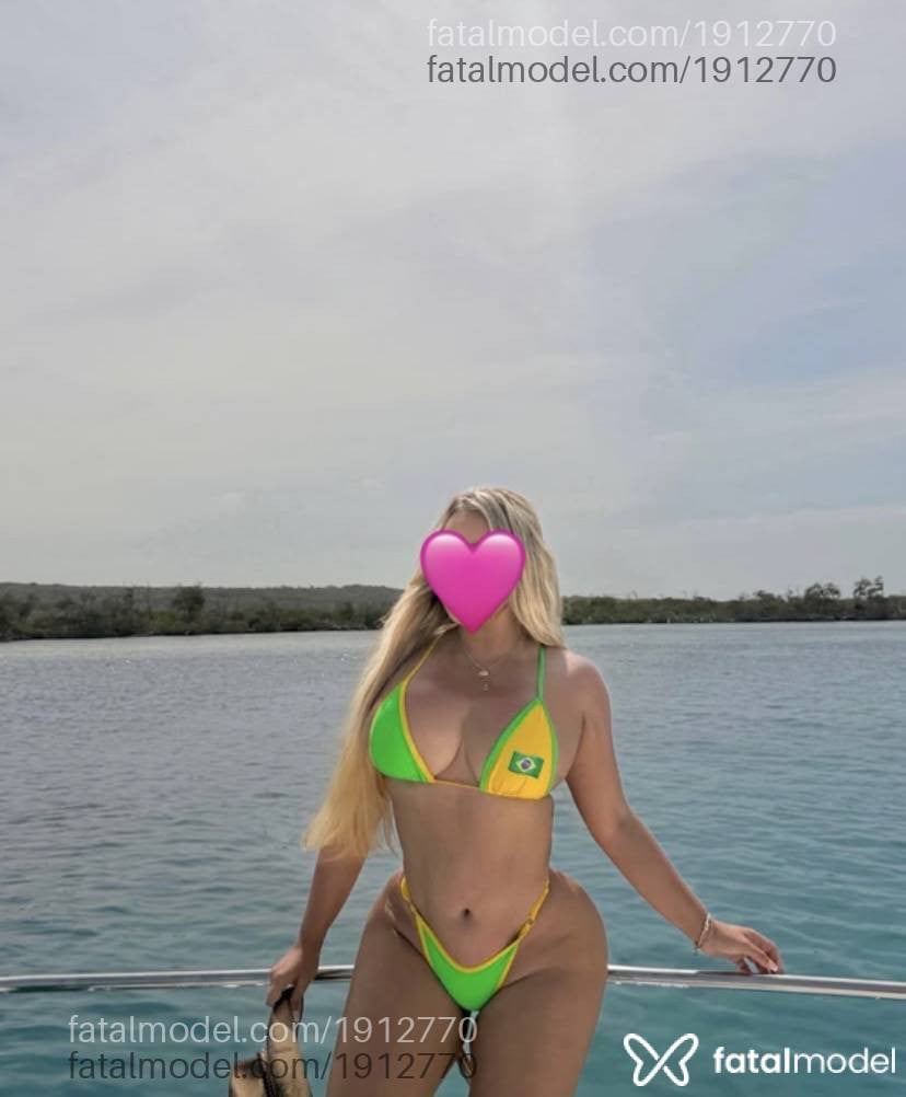 Acompanhante mulher loira (o) de olhos castanhos - Camila