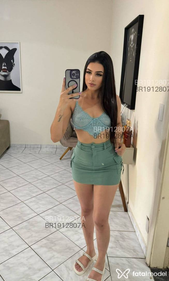 Acompanhante mulher com cabelo castanho de olhos castanhos em Cascavel - Julia