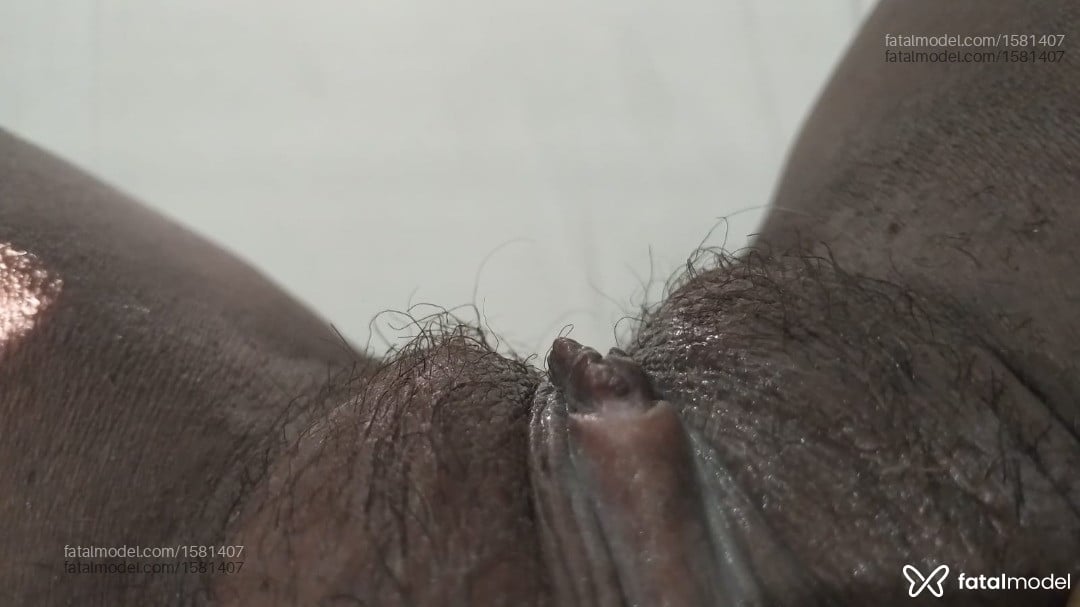 Acompanhante mulher com cabelo castanho de olhos castanhos em Itajaí - Valentinne