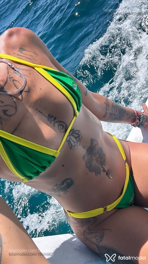 Acompanhante mulher morena (o) de olhos castanhos em São Paulo - Caroleta Roots