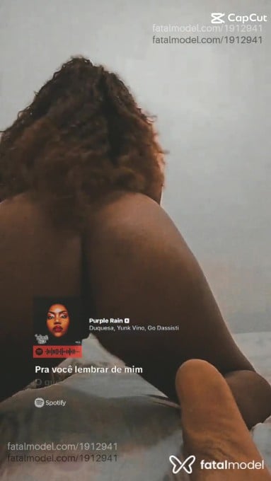 Acompanhante mulher com cabelo castanho de olhos pretos em Cabo Frio - VICK