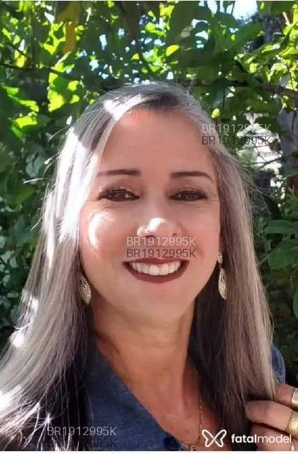 Acompanhante mulher loira (o) de olhos castanhos em Balneário Camboriú - Luana Santos