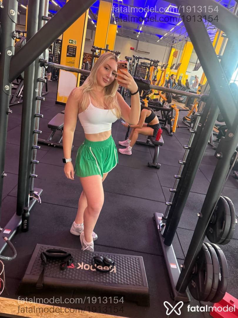 Acompanhante mulher loira (o) de olhos verdes - Gisele Stein