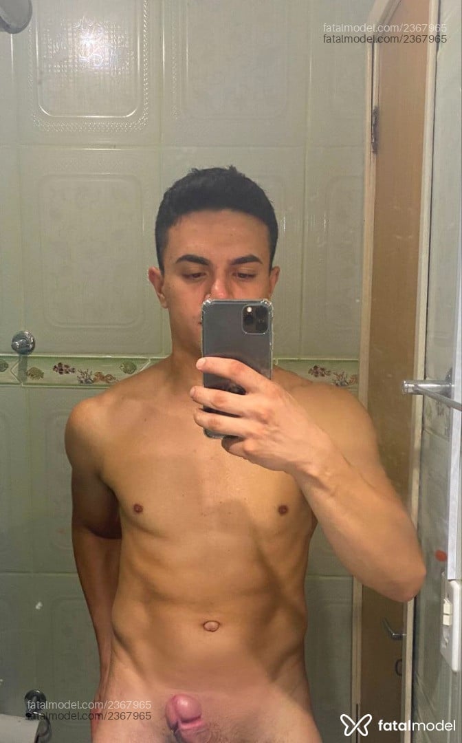 Acompanhante homem com cabelo castanho de olhos castanhos em Porto Alegre - Marcelo