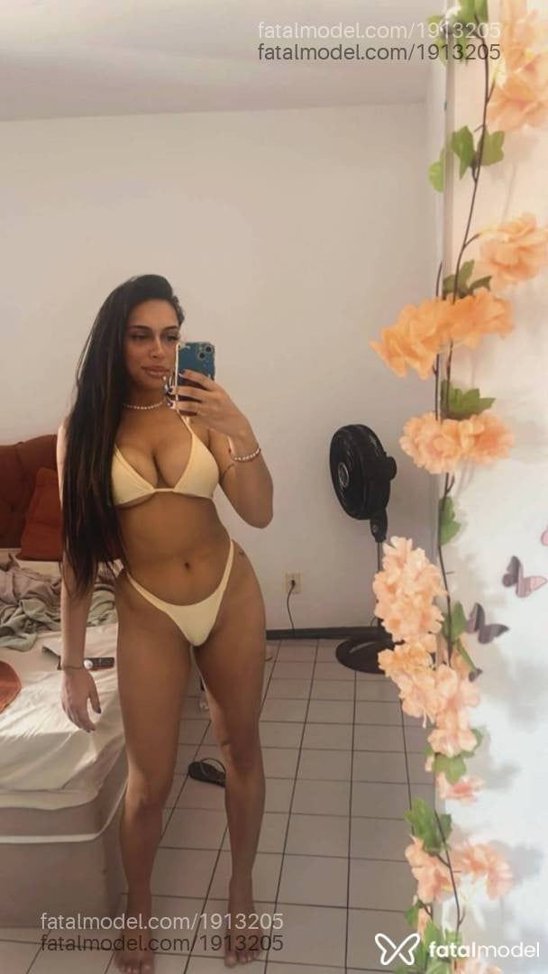 Acompanhante mulher morena (o) de olhos castanhos - Livia Andrade