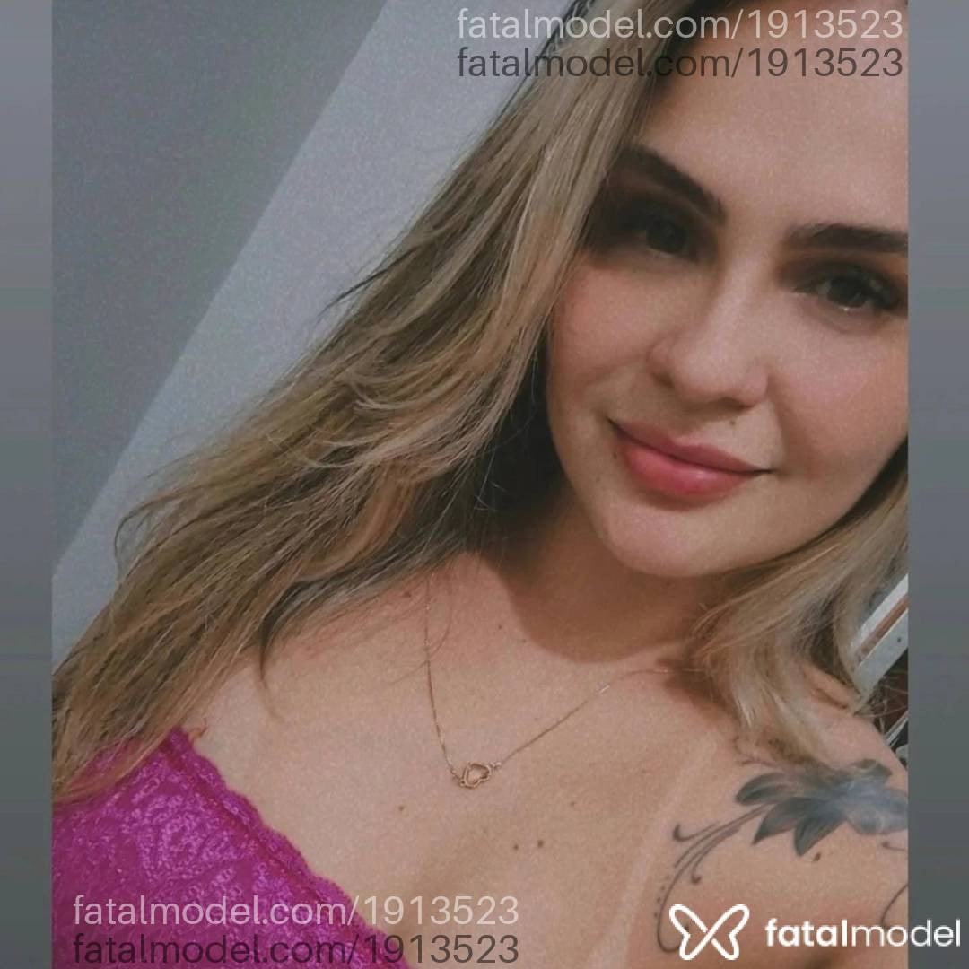 Acompanhante mulher loira (o) de olhos castanhos - Giovanna Weber