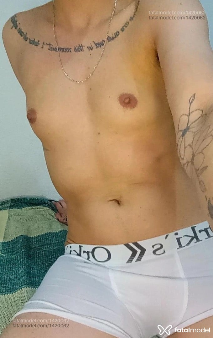 Acompanhante homem trans com cabelo castanho de olhos pretos - Ftm Acompanhante homem trans com cabelo castanho de olhos pretos - Ftm