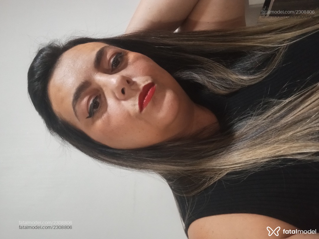 Acompanhante mulher com cabelo castanho de olhos castanhos - Bruna Acompanhante mulher com cabelo castanho de olhos castanhos - Bruna