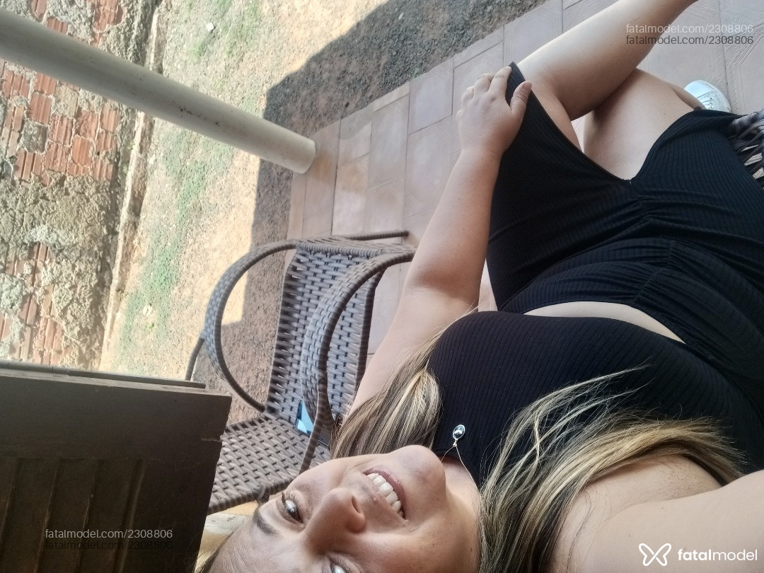 Acompanhante mulher com cabelo castanho de olhos castanhos - Bruna Acompanhante mulher com cabelo castanho de olhos castanhos - Bruna
