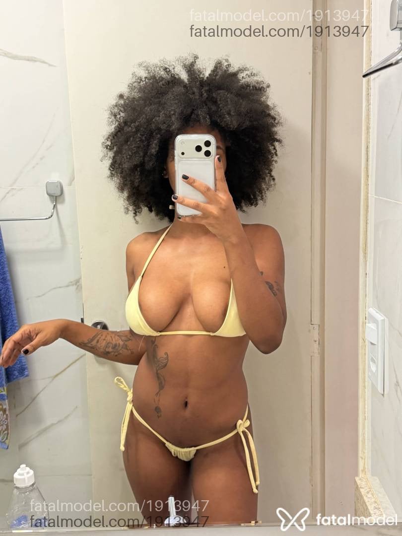 Acompanhante mulher morena (o) de olhos castanhos - Ayla Belucci