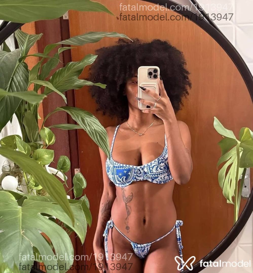Acompanhante mulher morena (o) de olhos castanhos - Ayla Belucci