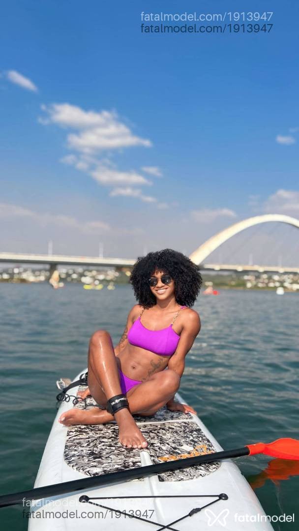 Acompanhante mulher morena (o) de olhos castanhos - Ayla Belucci