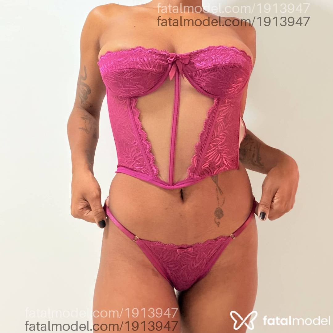 Acompanhante mulher morena (o) de olhos castanhos - Ayla Belucci